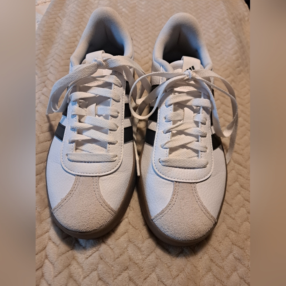 Adidas Women's White and Black VL Court 3.0 Sneakers